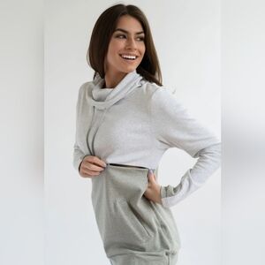 Nursing Queen Colorblock Nursing Pullover Sweatshirt